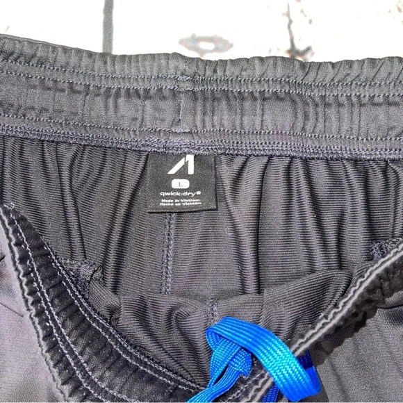 Athletic shorts mens large - Picture 3 of 4